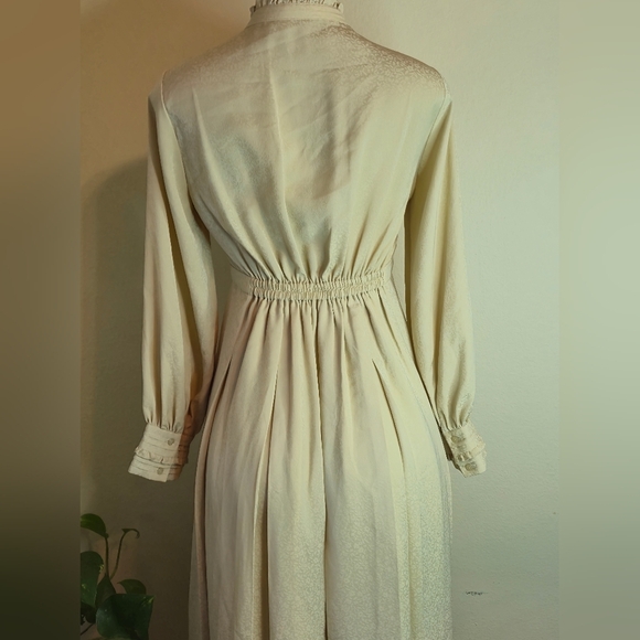 Chic Cream Long Sleeve Dress - Picture 5 of 9